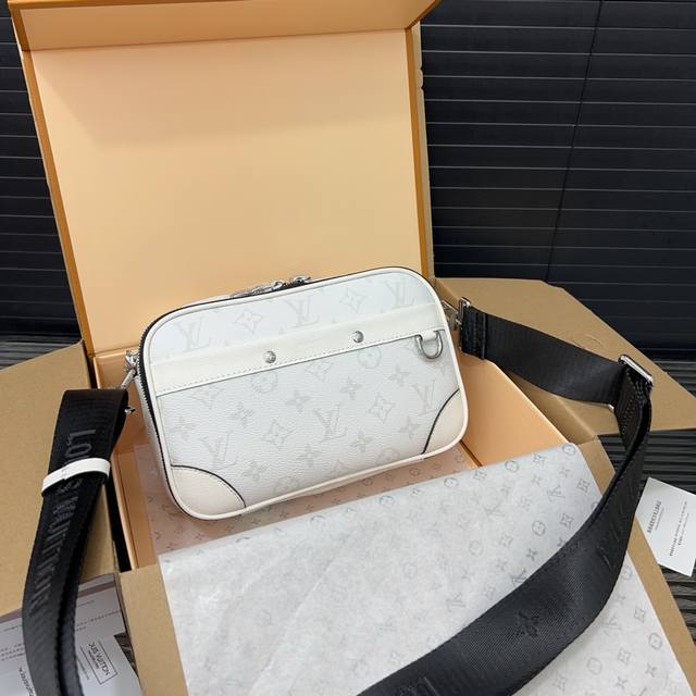 Louisvuitton Alpha Men's Shoulder Crossbody Bag Classic Versatile Real Object Ph