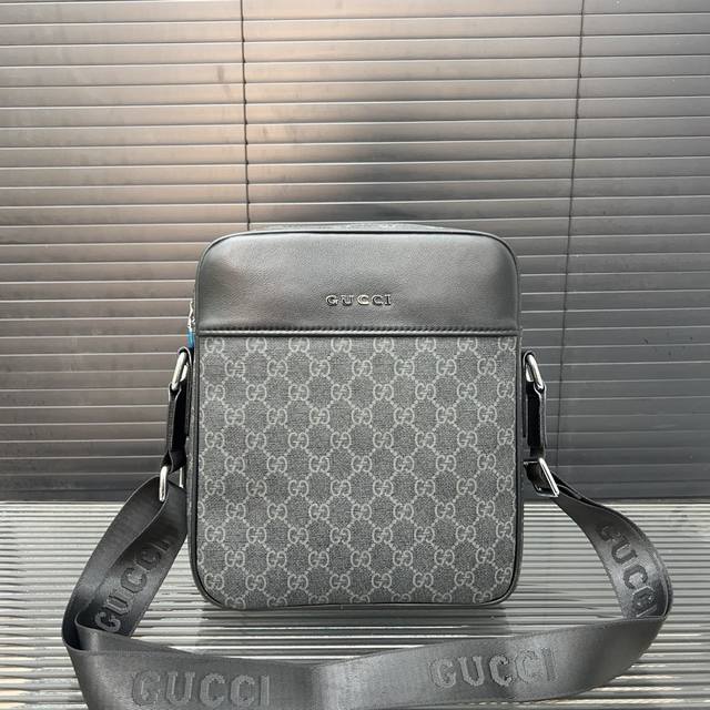Gucci classic monogram shoulder bag men's crossbody bag made of original fabric