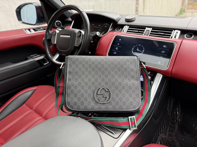 New high-end "Gucci" shoulder bag Gucci Gucci messenger bag Gucci Gucci Ophidia
