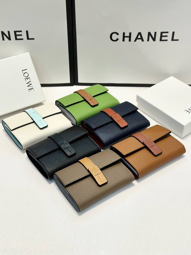 Colors available in multiple colors Size 12X10 Loewe popular cowhide medium and