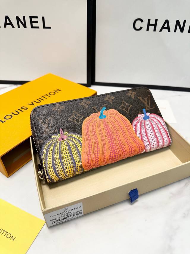 Color Print Size 19X10L Home Pumpkin Trio One side is cold color and the other s