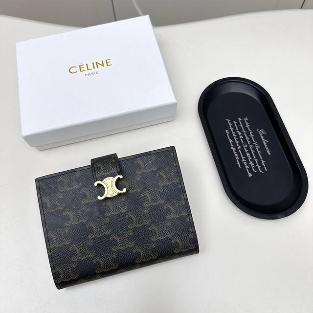 Celine Color: monogram Size: 14*11*2 Synchronized with Celine counter, imported
