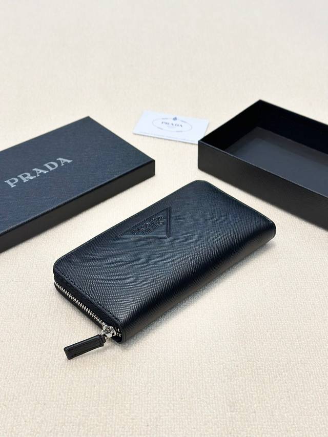 Color Black Size 20X10 Prada's popular cross-grain leather counter synchronizati