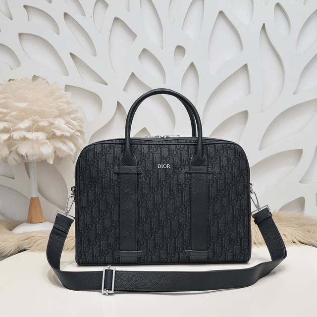 Dior - Dior's latest men's briefcase. Original quality 131-1 Black cloth with le
