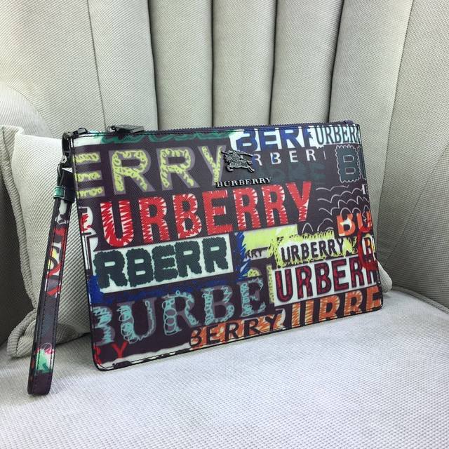 Exclusive original Burberry clutch Model: 8114 Size: 28-17 New counter model, he