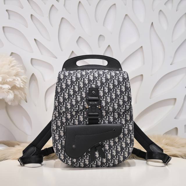 Dior - The latest backpack from Dior counters. Original quality blue cloth with