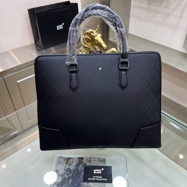 The latest Montblanc International briefcase, imported top-grade original leathe
