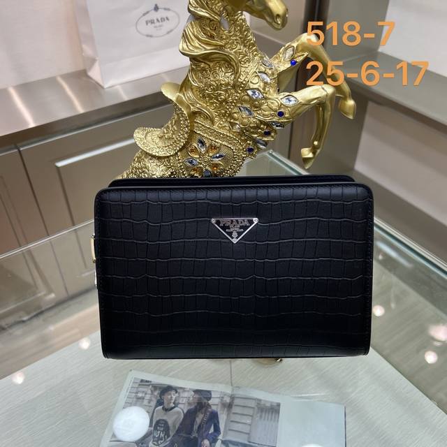 Prada 518- The new clutch is made of imported cowhide, with top-grade polished s