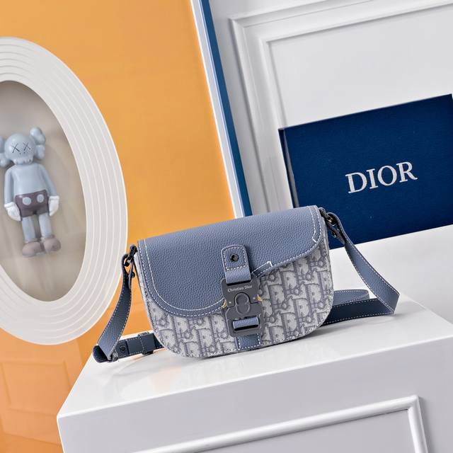 Comes with a complete folding gift box This Saddle Clutch with Shoulder Strap is