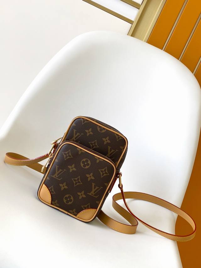 M14024Full leatherM14014MonographTop original singleDynamic code changeIn his la