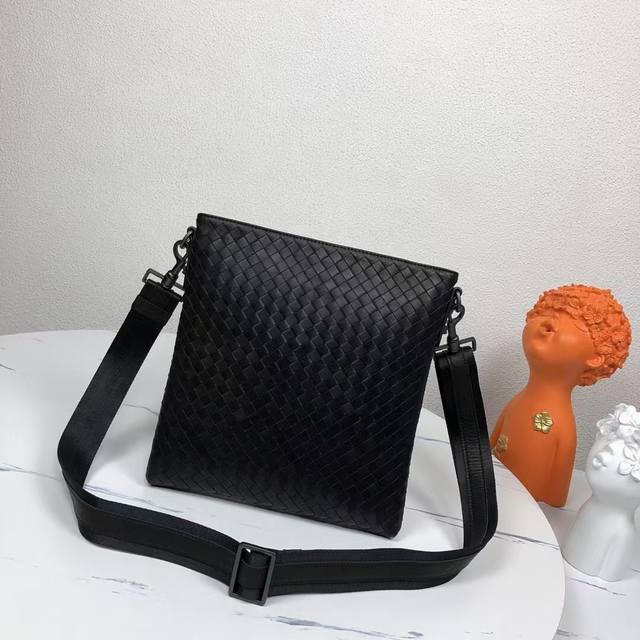 Bv classic men's messenger bag Guo Tao's same bag shape is simple and fashionabl
