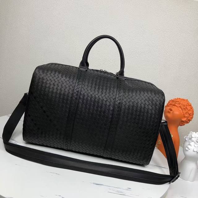 Bv's new woven handbag, shoulder-sling travel bag, the fully woven Bv has always