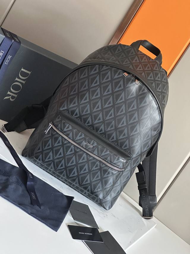 The Rider backpack has a simple silhouette, a classic preppy style that is full