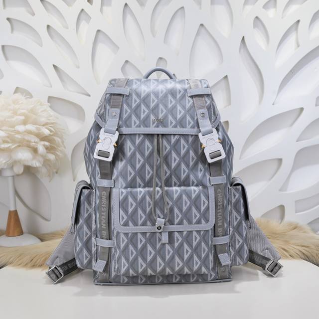 Dior - Dior's latest men's backpack. Original quality. This Dior Hit The Road ba