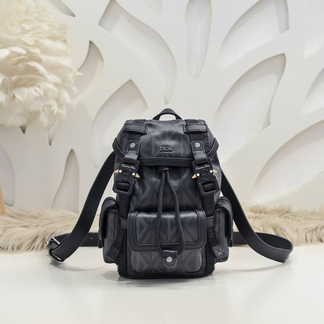 Dior - The latest mini backpack from Dior counters. The original quality is sync