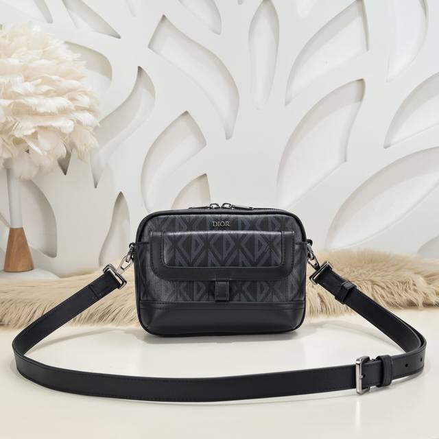 Dior - Dior's latest messenger bag, crossbody bag, original quality, synchronize