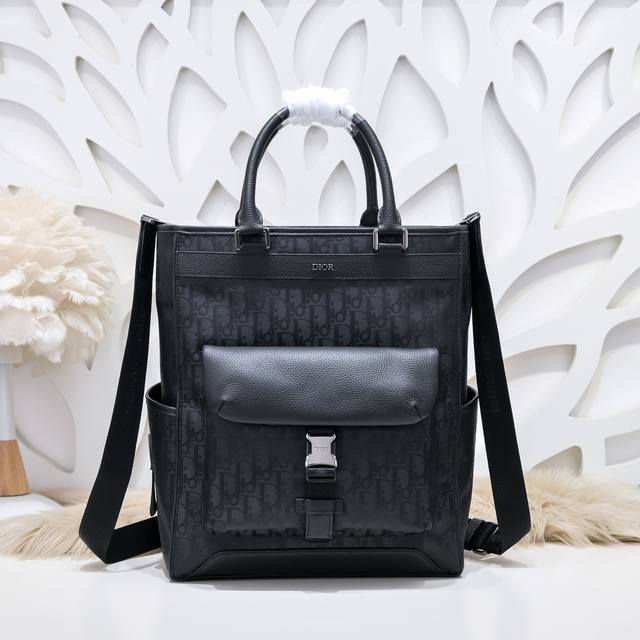 Dior - Dior's latest men's handbag shopping bag, synchronized with the official