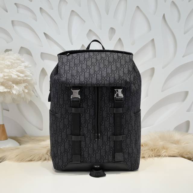Dior-Dior's latest Expolorer backpack draws inspiration from the principles of m