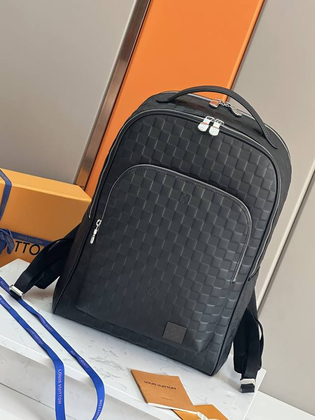 The top original Avenue backpack is made of Damier Graphite coated canvas, conve