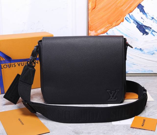 Top original replica M57080 black Aerogram messenger bag Aerogram messenger bag