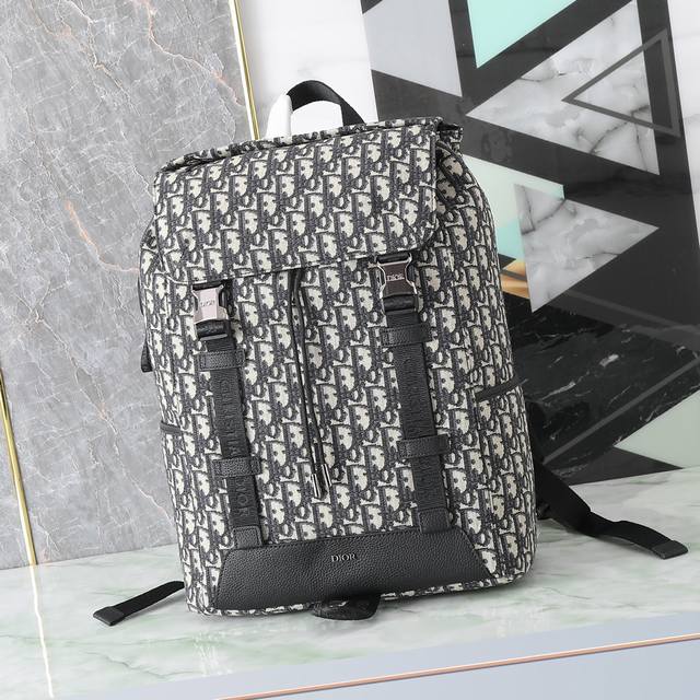 Inspired by the codes of mountaineering, the Dior Explorer backpack is reinterpr