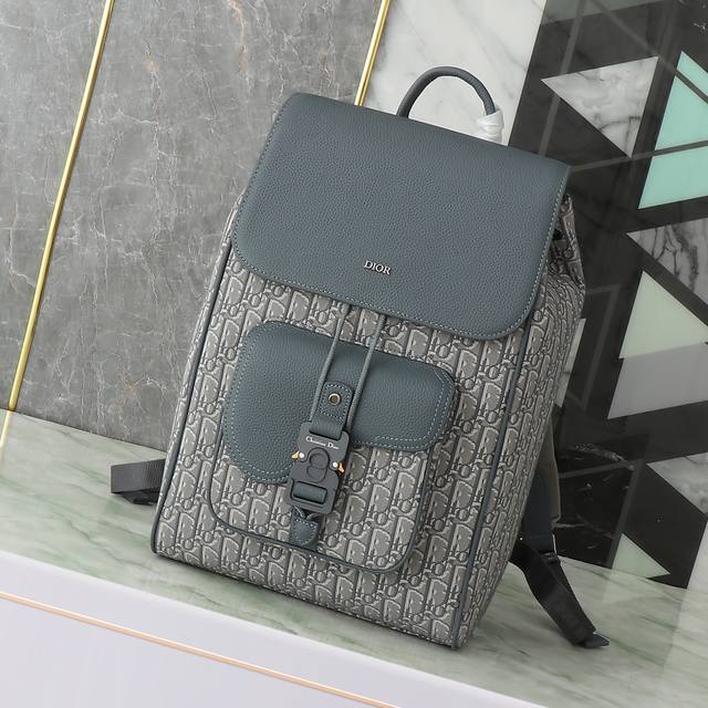 This saddle flap backpack features a stylish and original design that highlights