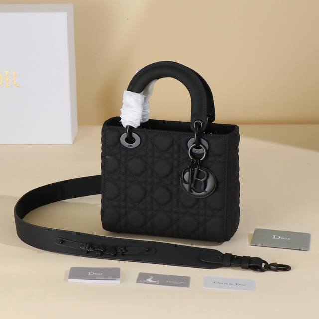 Small Lady Dior My Abcdior in matte black calfskin rattan pattern Four-grid matt