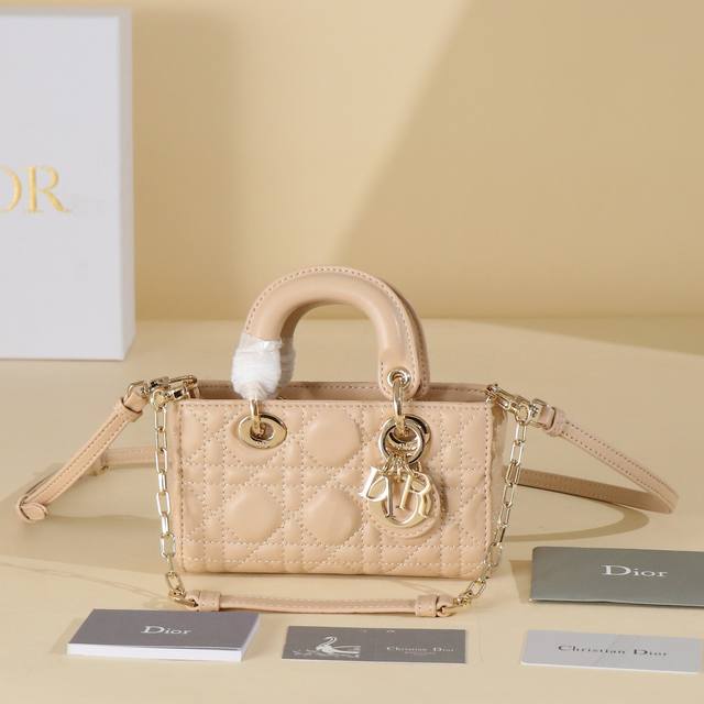 Apricot lambskin with rattan check pattern Code: S0910Onge_M900 This Lady D-Joy