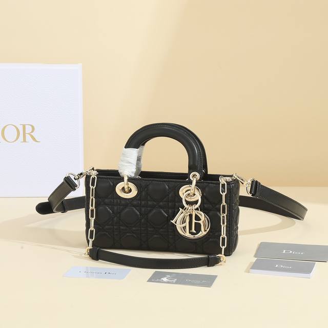 Black lambskin rattan check pattern No.: M0613Onge_M413 This Lady D-Joy handbag