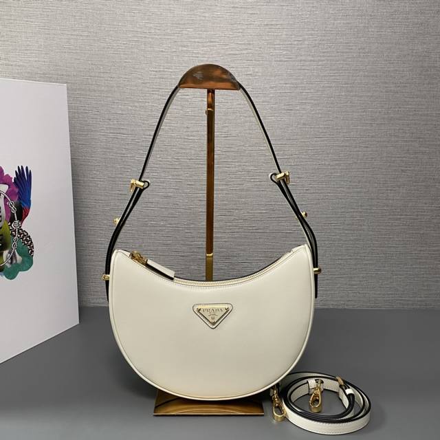 Top original large new version Moon handbag 1Bc194 double shoulder straps This s