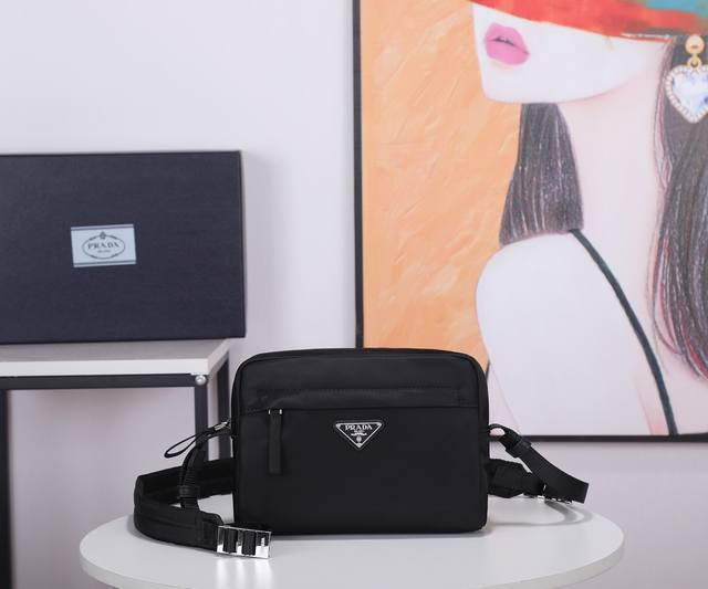 Classic New Style 2Vh047 Arrival Original goods Made of imported nylon, Saffiano