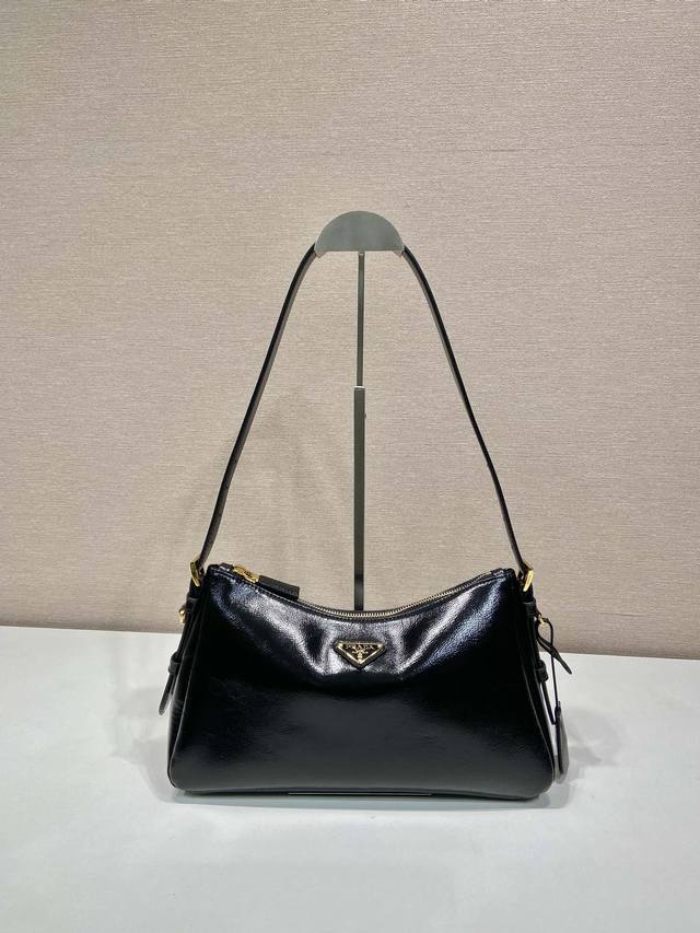 New Aimee Underarm Bag 1Bc229 Wrinkled Patent Leather This wrinkled patent leath