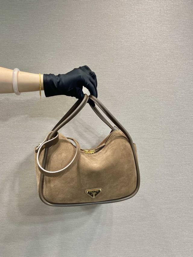 New product 1Ba451 suede This handbag is made of imported suede, nubuck leather