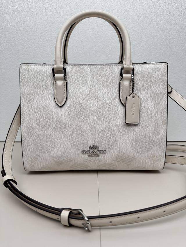 Style: Cal28 New Pvc large logo tote bag Original hardware Original color matchi