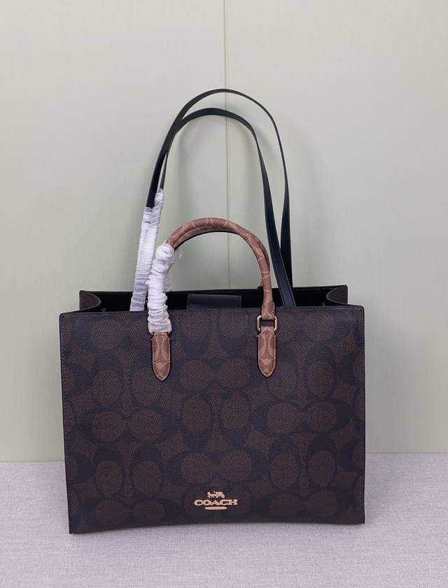 December new product Cy677 Maggie Tote has a simple appearance, with two shoulde