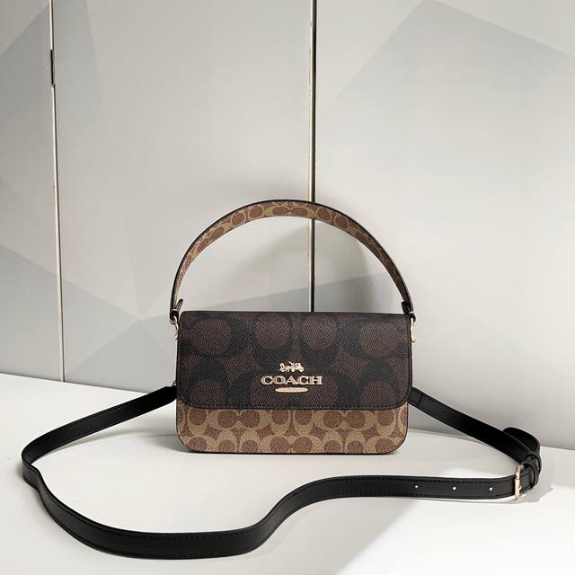 Coac's new Caa83 classic underarm bag Brynn new color matching, big logo contras