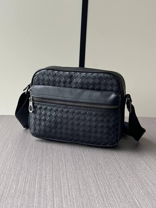 The latest hot-selling Bv clutch bag messenger bag from the top counter mouse hi