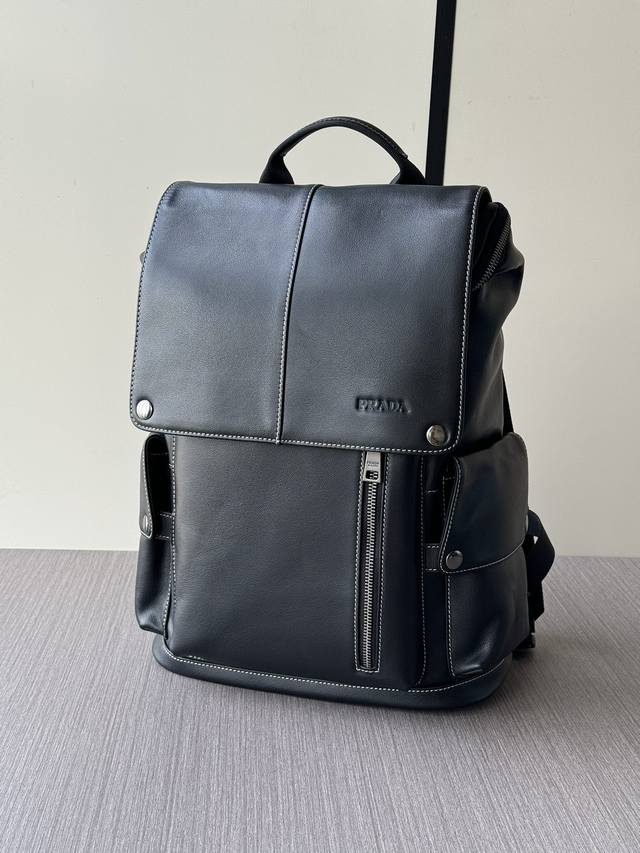 The latest hot flip Prada backpack from the top counter is shipped in large quan