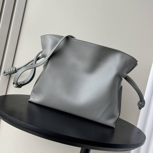 Top counter rat goods Loewe new version of nappa leather Flamenco lucky bag shou