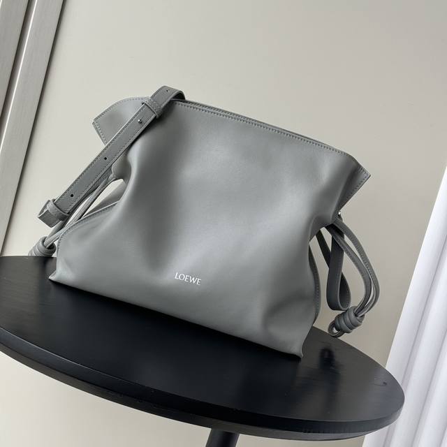 Top counter rat goods Loewe new version of nappa leather Flamenco lucky bag shou