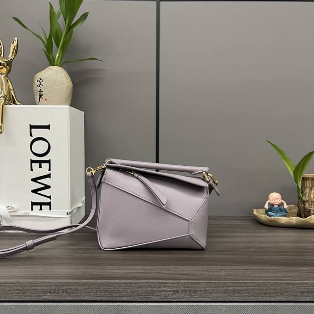 Lw New Latest Calf Leather Mini Puzzle Handbag The debut handbag from the house
