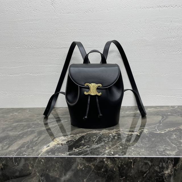Bonnie Backpack The design of this Bonnie backpack is really amazing, simple and
