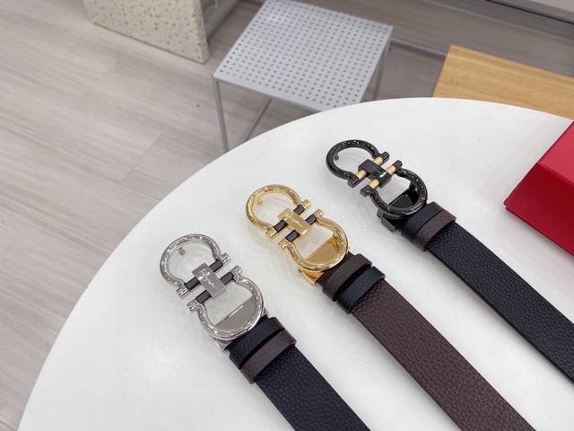 This belt is one of Ferragamo's classic accessories, noble and elegant, and time