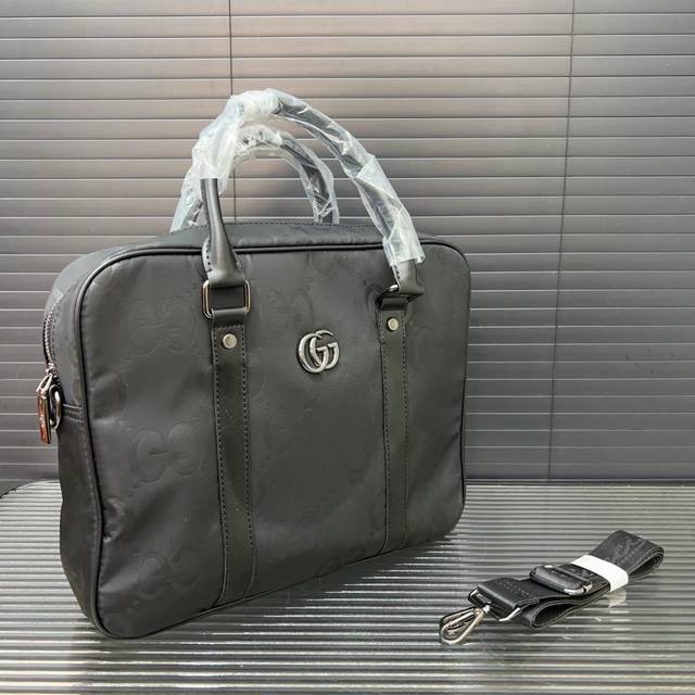 Gucci Gg canvas men's bag briefcase handbag computer bag classic all-match real