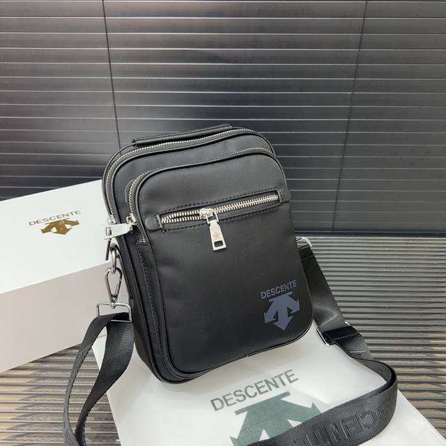 Descente. canvas men's bag camera bag nylon cloth shoulder bag casual versatile