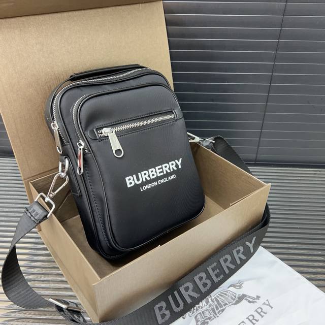 Burberry canvas men's bag camera bag nylon cloth shoulder bag casual versatile c