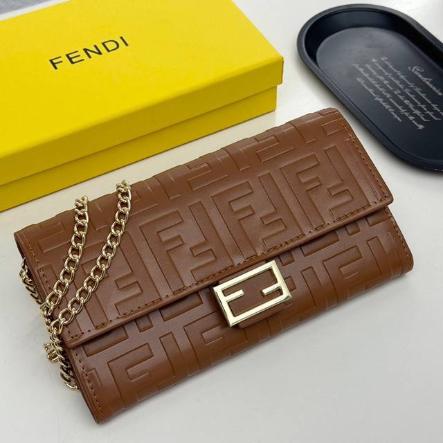 Fendi 621666 Color Brown Red Gray Size 19*10.5*3.5 Fendi counter synchronization