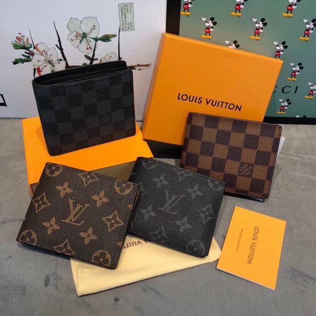 Four colors available Size 19X10Lv Classic Four Brothers Short Fold Classic Time