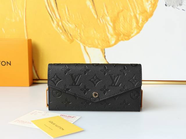 Color Black Apricot Pink Size 19X10 Long wallet made of embossed leather, exquis