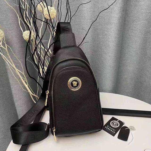 Original model: 529-4 Black Versace top original, Versace chest bag hit Versace